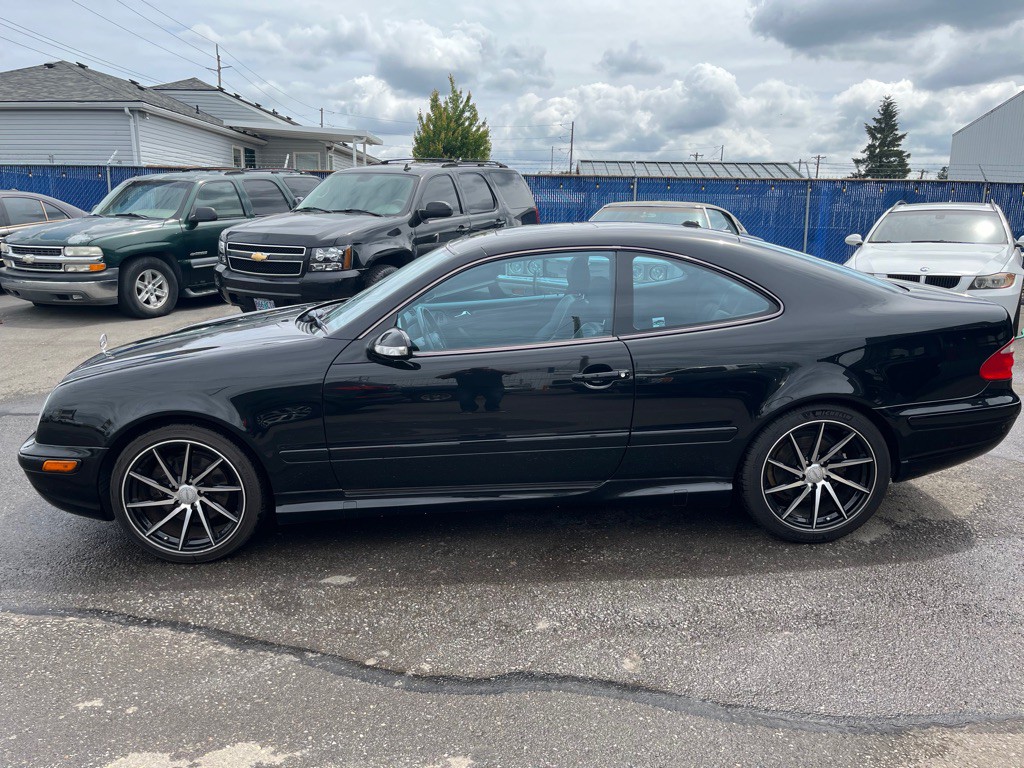 2002 Mercedes-Benz CLK-Class Image 2
