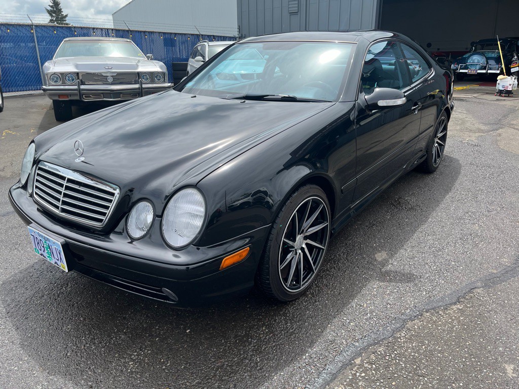 2002 Mercedes-Benz CLK-Class Image 3