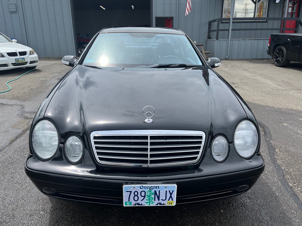 2002 Mercedes-Benz CLK-Class Image 4