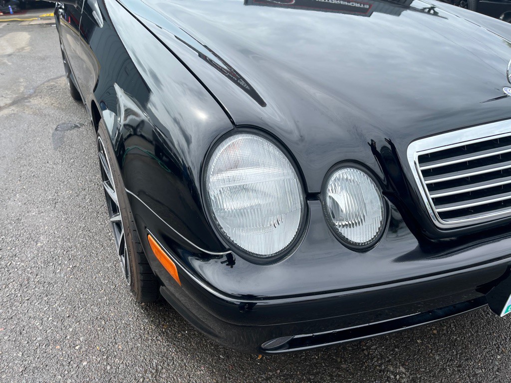 2002 Mercedes-Benz CLK-Class Image 10