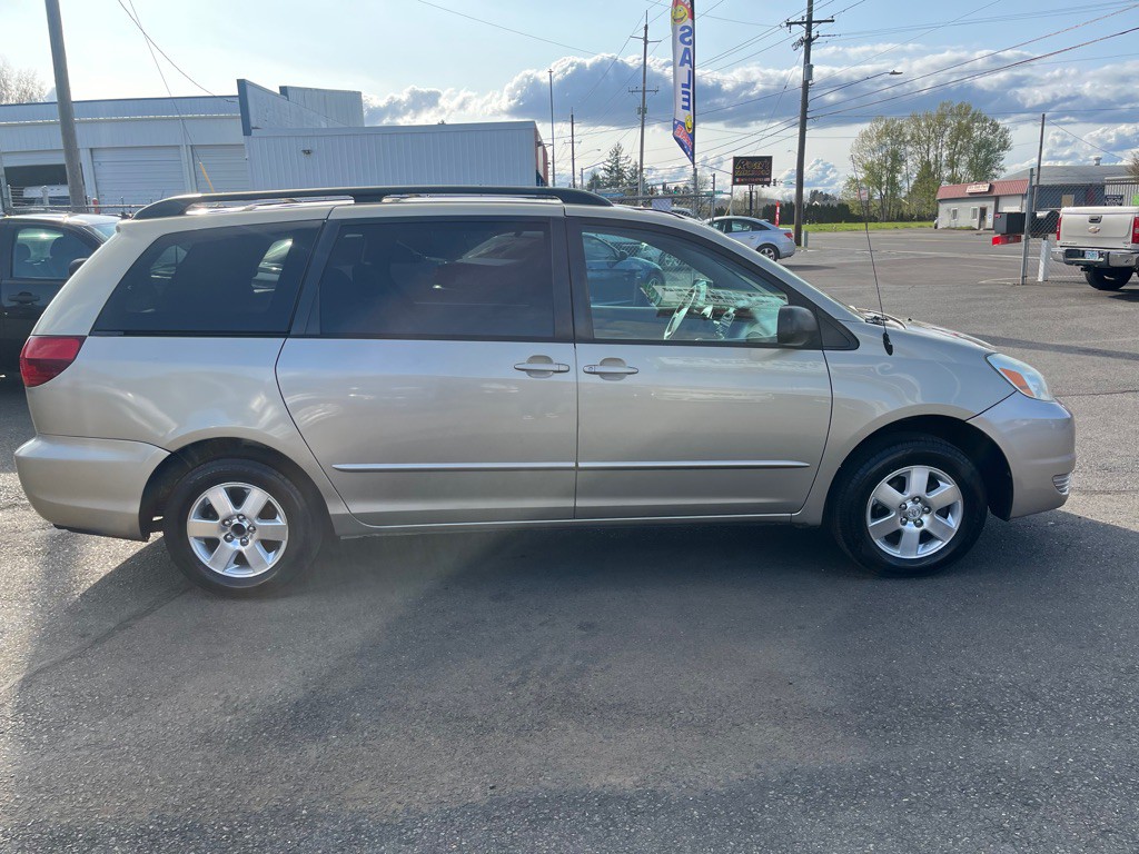 2004 Toyota Sienna Image 5