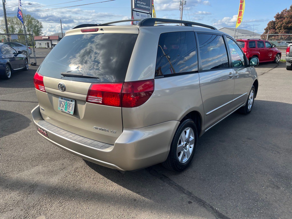 2004 Toyota Sienna Image 6