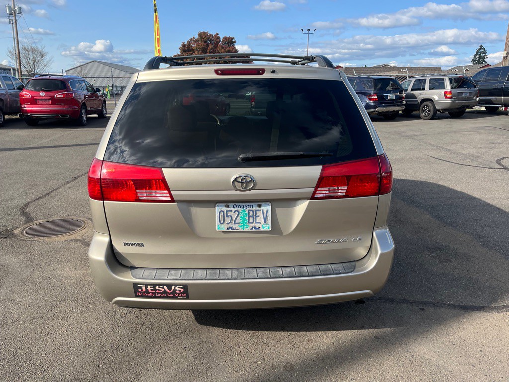 2004 Toyota Sienna Image 16