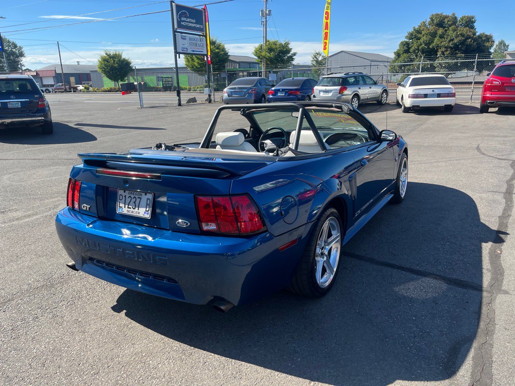1999 Ford Mustang Image 4
