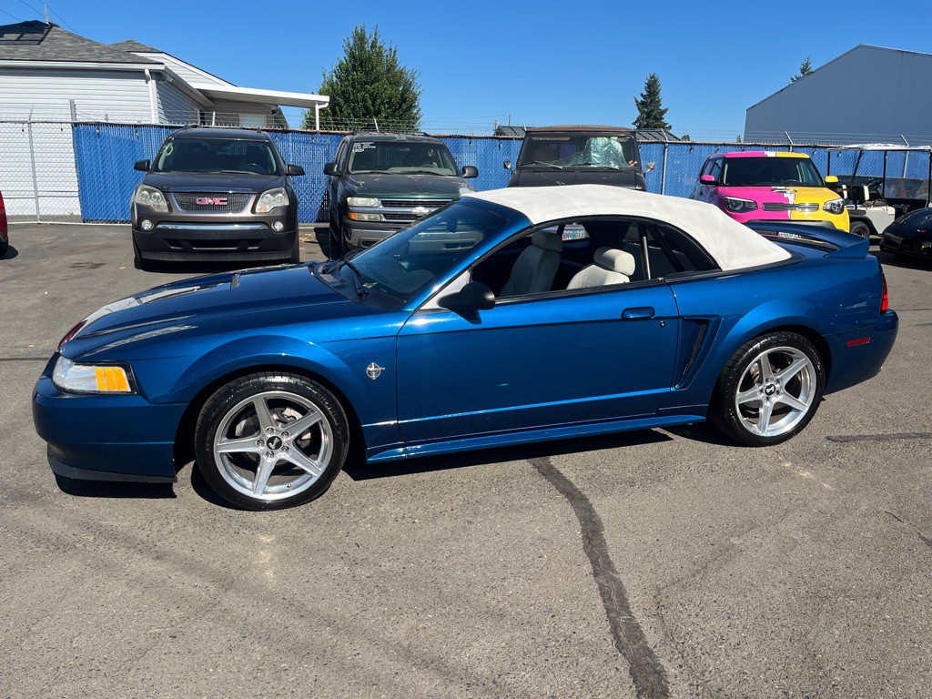 1999 Ford Mustang Image 12