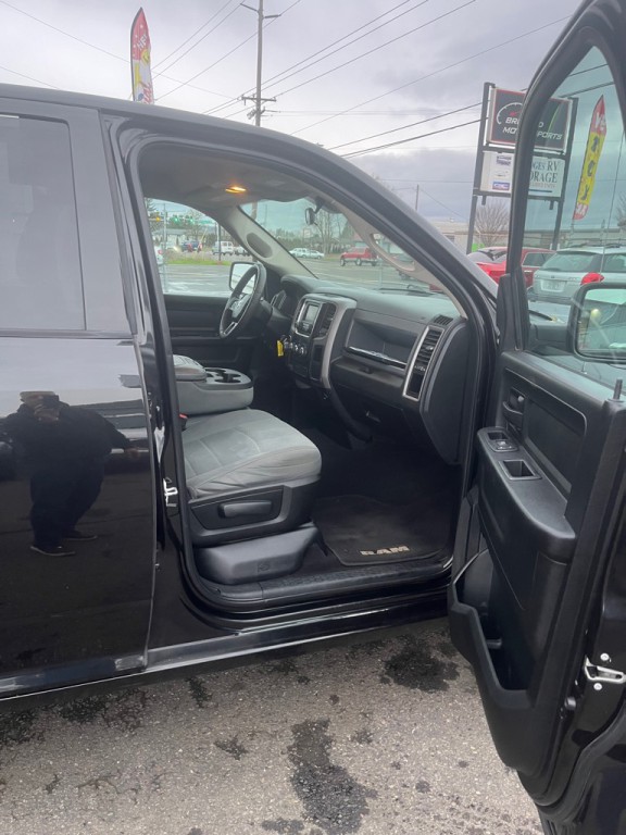 2017 RAM 1500 Image 7