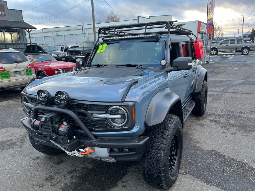 2023 Ford Bronco Image 2