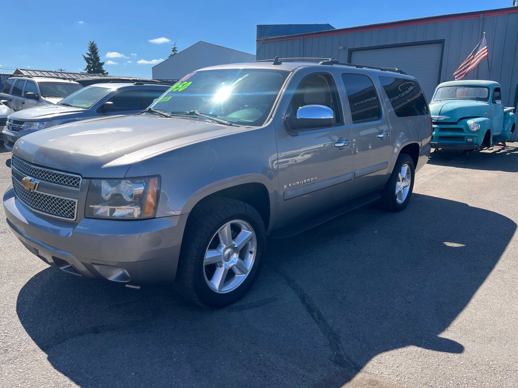 2008 Chevrolet Suburban Image 13