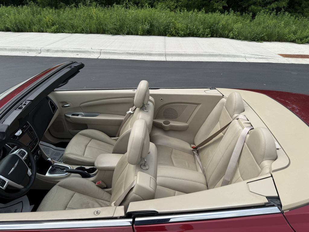 2013 Chrysler 200 Image 27