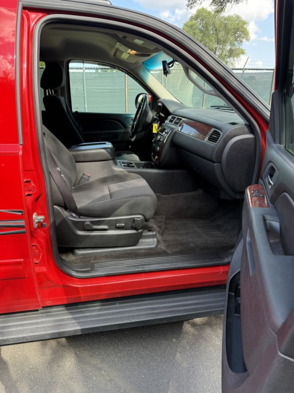 2011 Chevrolet Avalanche Image 14