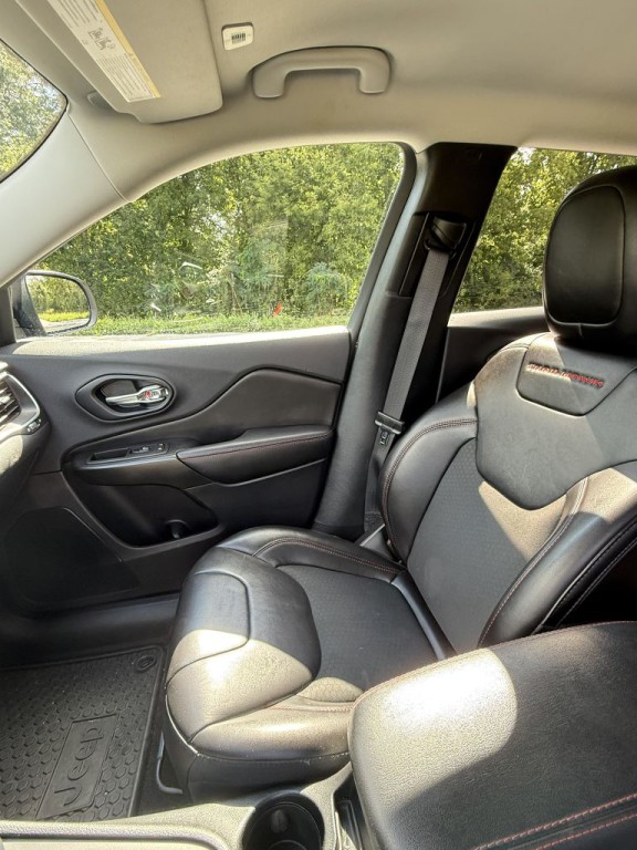 2019 Jeep Cherokee Image 10