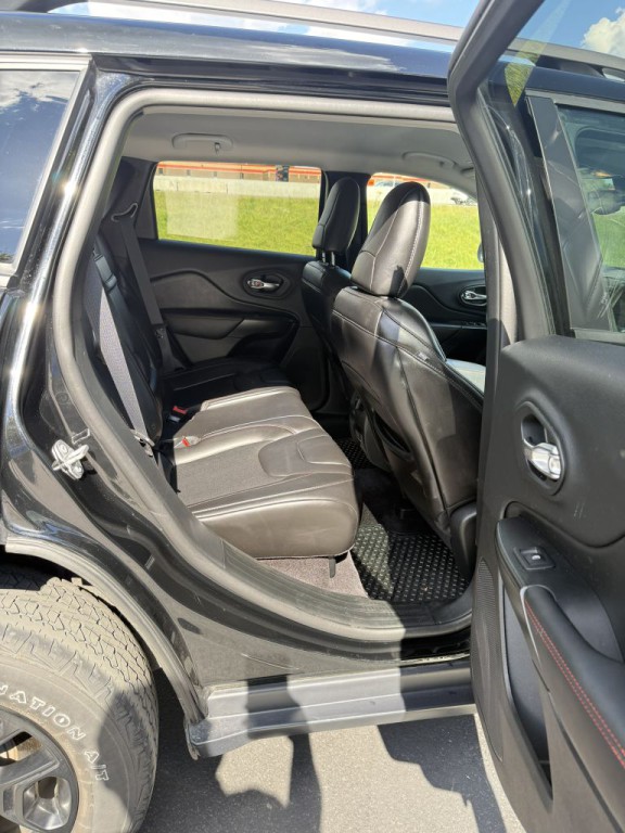 2019 Jeep Cherokee Image 18