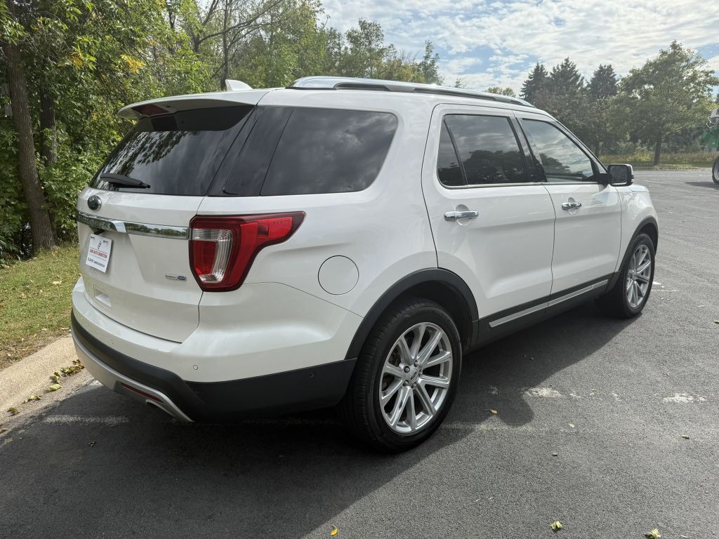 2017 Ford Explorer Image 2
