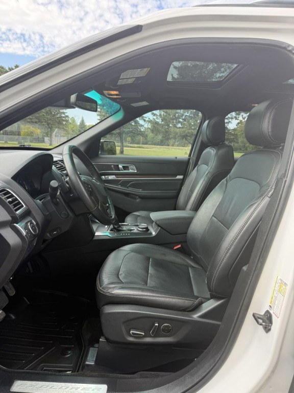 2017 Ford Explorer Image 4