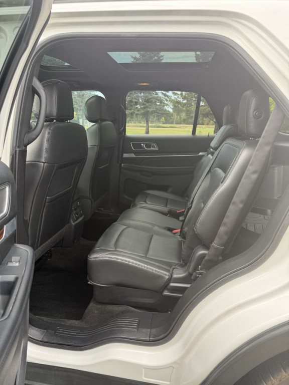 2017 Ford Explorer Image 5