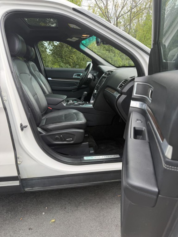 2017 Ford Explorer Image 7