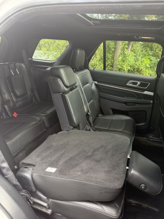 2017 Ford Explorer Image 9