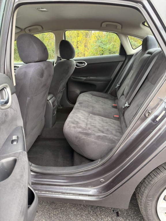 2013 Nissan Sentra Image 12