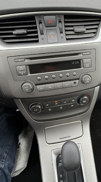 2013 Nissan Sentra Image 6