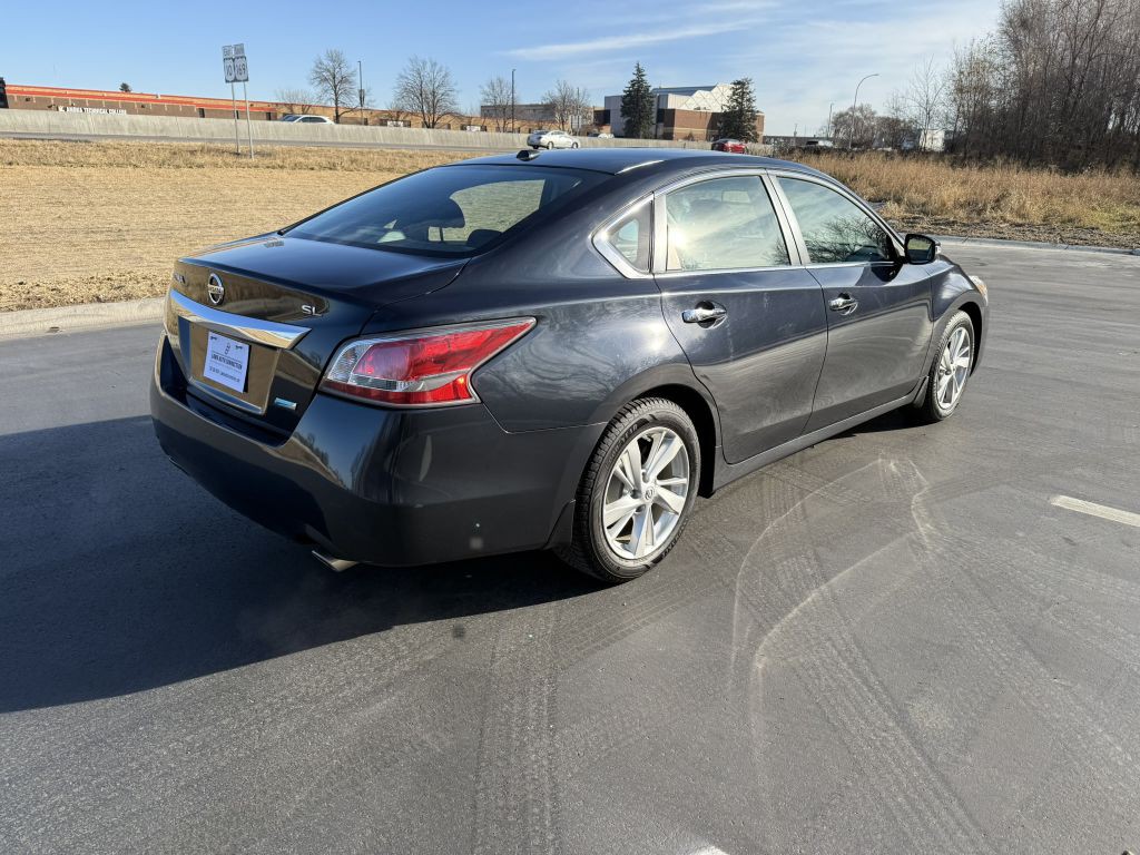 2014 Nissan Altima Image 4