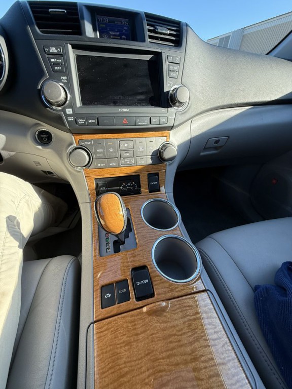 2009 Toyota Highlander Image 11