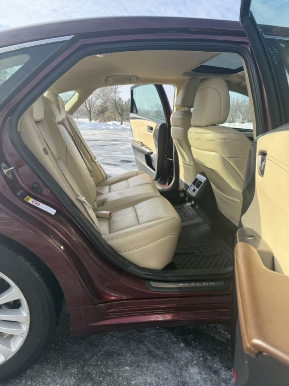 2013 Toyota Avalon Image 3