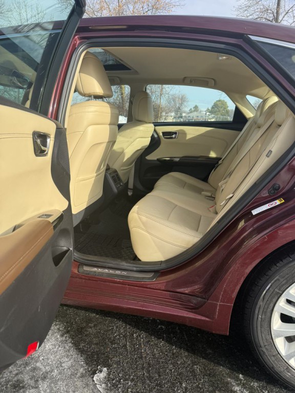 2013 Toyota Avalon Image 5