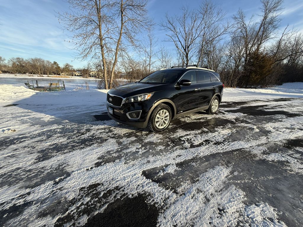 2017 Kia Sorento Image 1