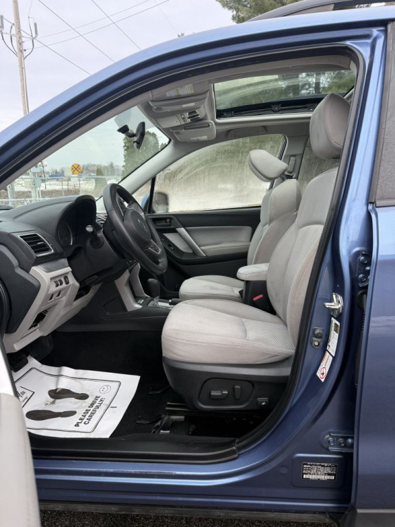 2017 Subaru Forester Image 2