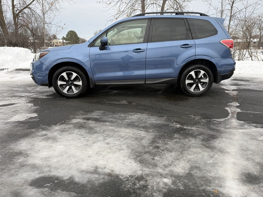 2017 Subaru Forester Image 4