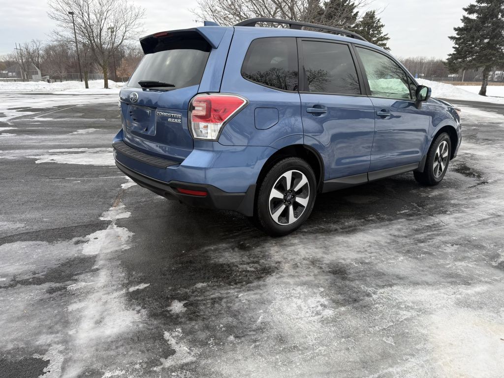 2017 Subaru Forester Image 8