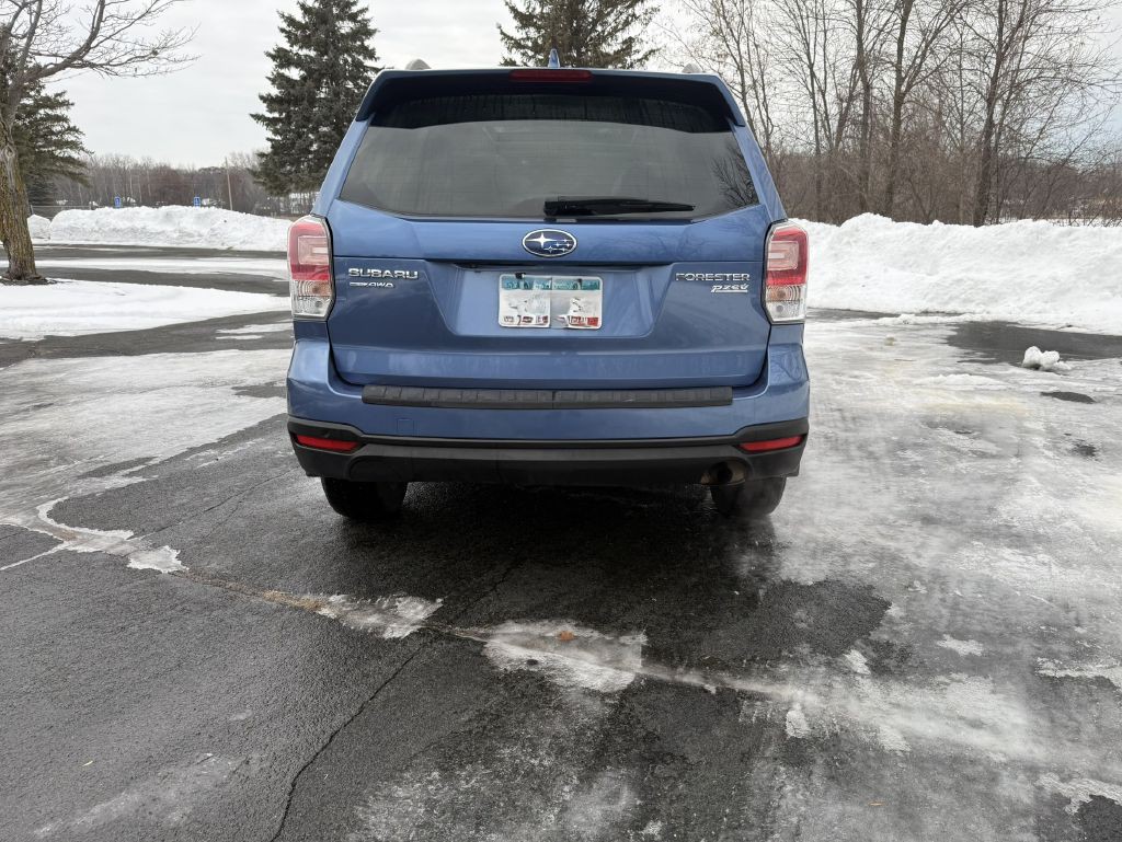 2017 Subaru Forester Image 9