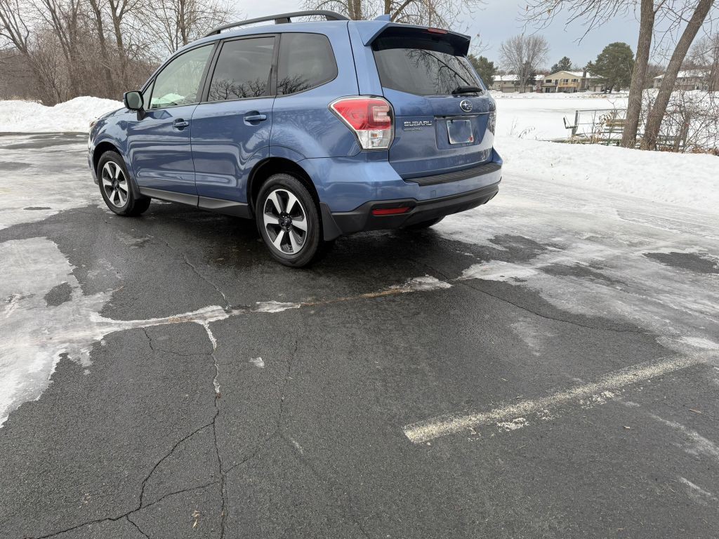 2017 Subaru Forester Image 10