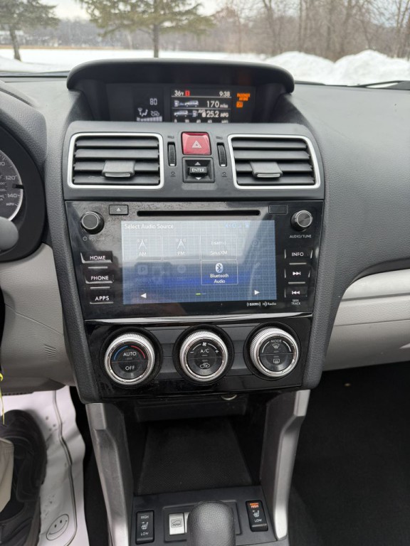 2017 Subaru Forester Image 13