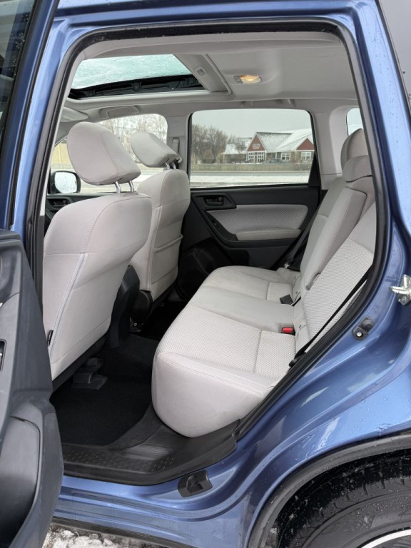 2017 Subaru Forester Image 18