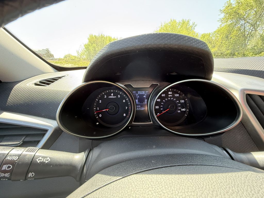 2012 Hyundai Veloster Image 12