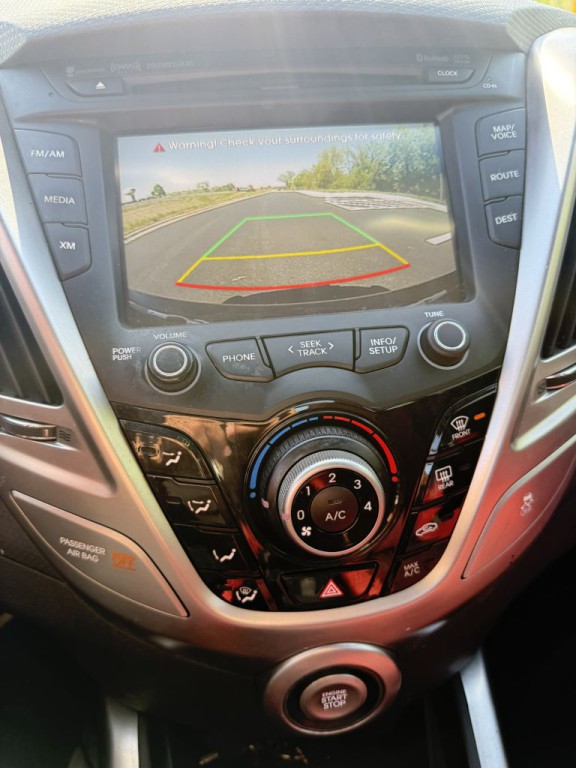 2012 Hyundai Veloster Image 18
