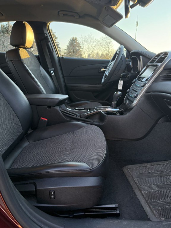 2015 Chevrolet Malibu Image 14