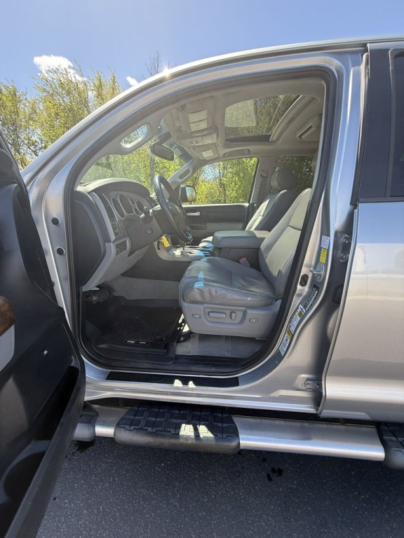 2010 Toyota Tundra Image 2