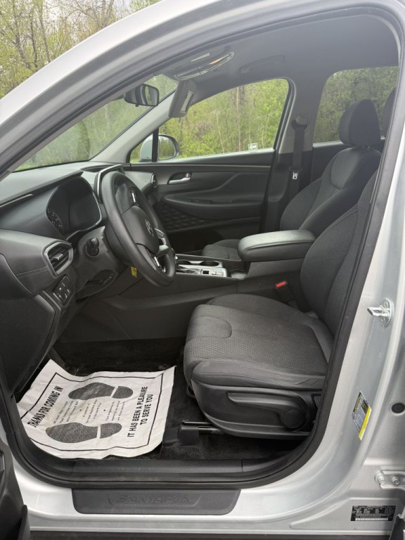 2019 Hyundai Santa Fe Image 2