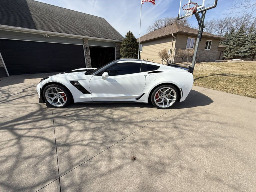2017 Chevrolet Corvette Image 14