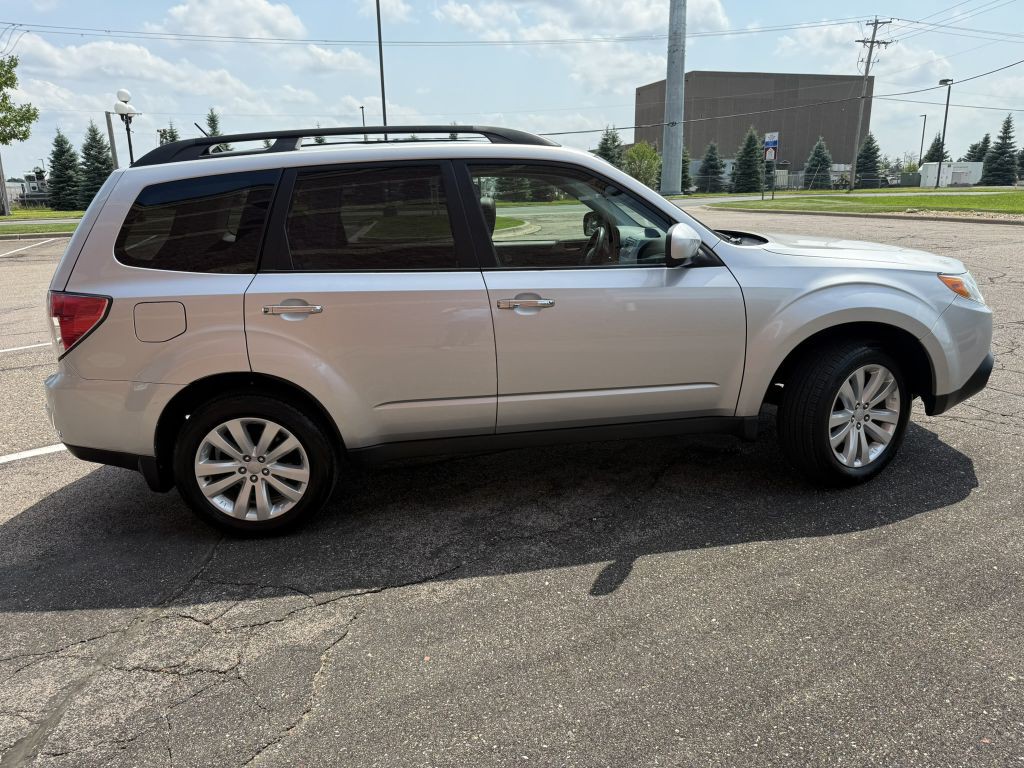 2011 Subaru Forester Image 8
