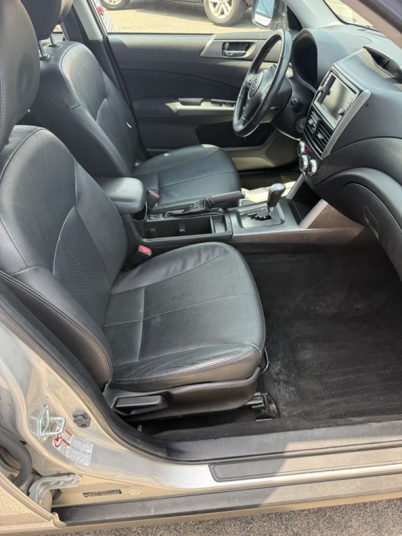2011 Subaru Forester Image 11