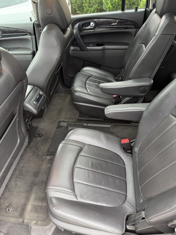 2015 Buick Enclave Image 9