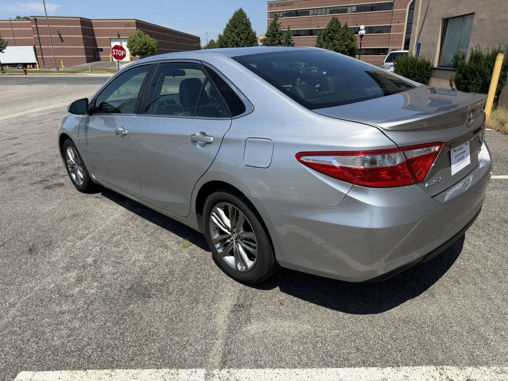 2015 Toyota Camry Image 7