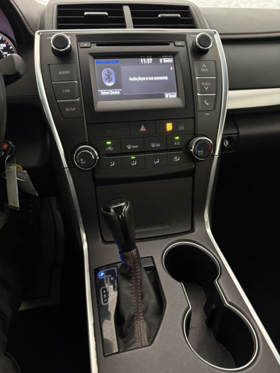 2015 Toyota Camry Image 10