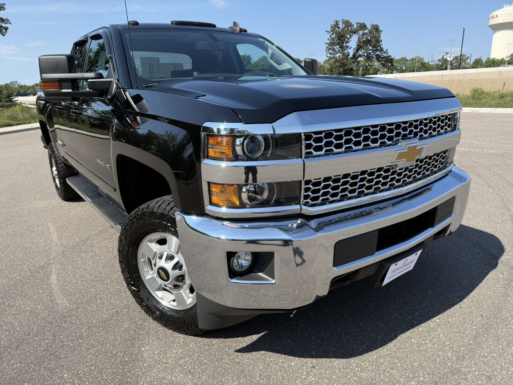 2019 Chevrolet Silverado 1500 Image 2