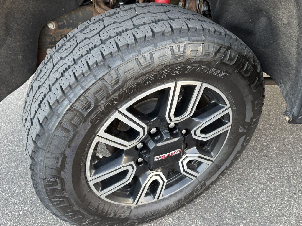 2022 GMC Sierra Image 12