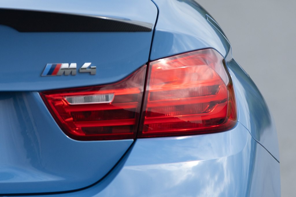 2017 BMW M4 Image 30