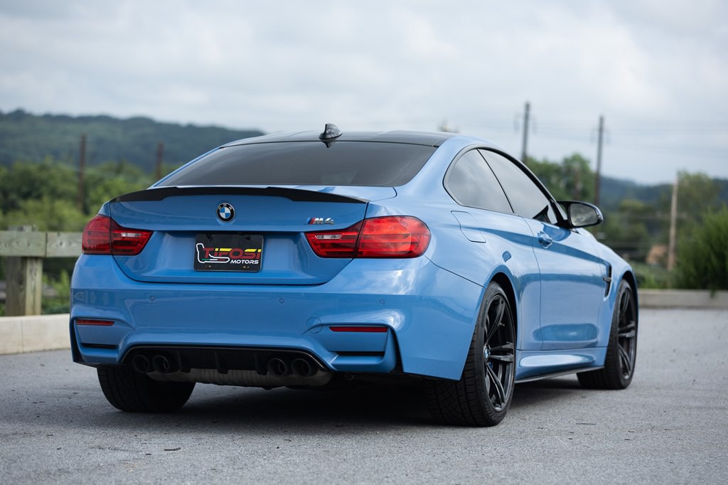 2017 BMW M4 Image 32